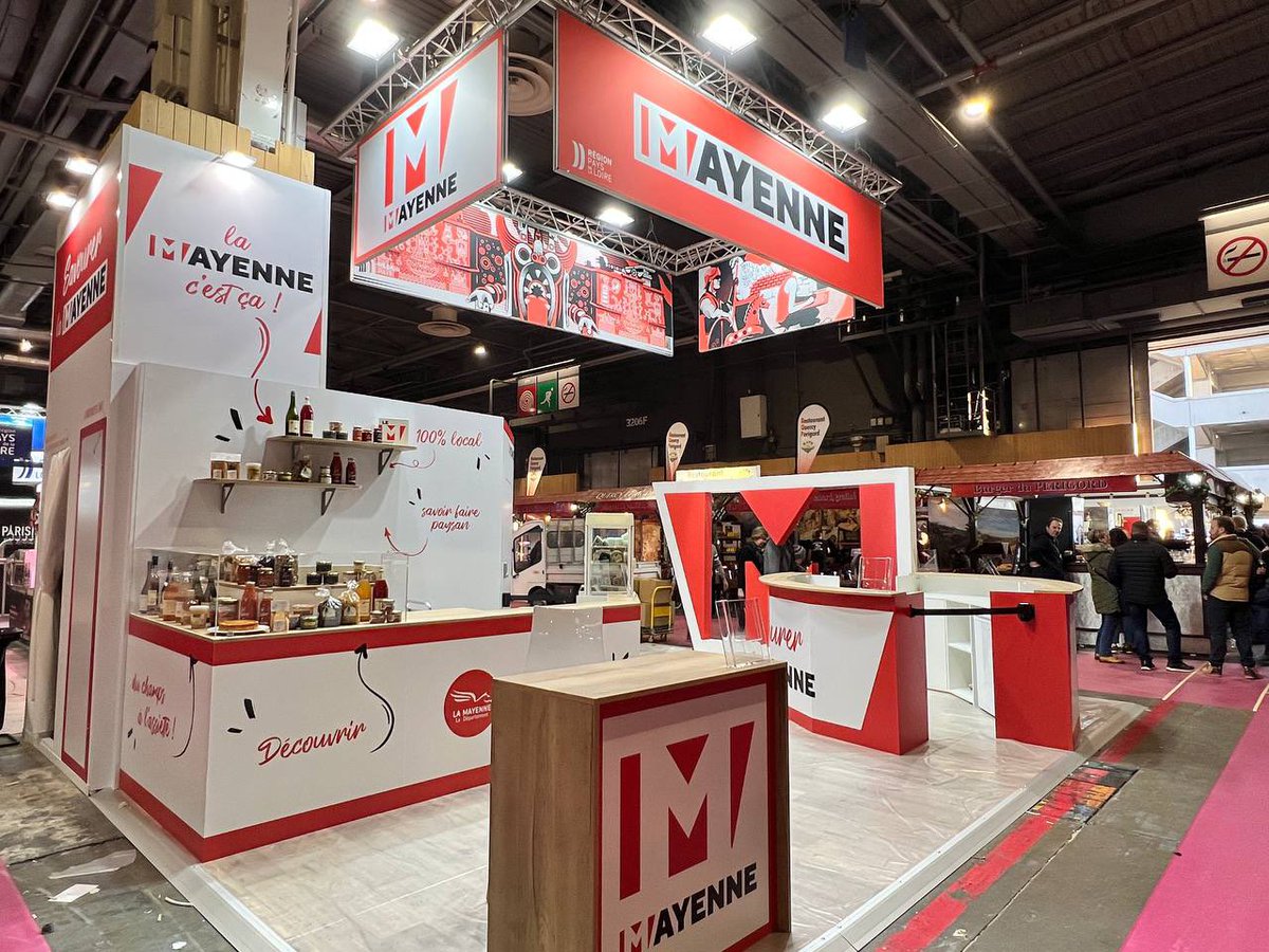 olivierrichefou's tweet photo. 🐄🌾Soirée de remerciements aux éleveurs, producteurs et partenaires présents à nos côtés avec la @ChambagriPdL au @Salondelagri ! Une très belle semaine où @lamayenne a une nouvelle fois brillé au @cga_paris avec 14 médailles et 13 animaux lauréats ! @Prefet53 @SGuioullier https://t.co/N42Rx8Eo1R
