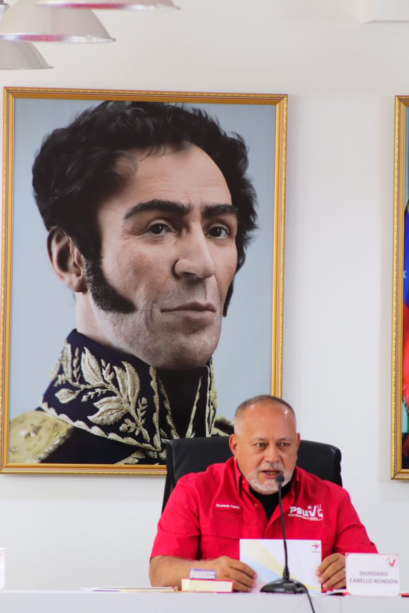 JacquelinePSUV's tweet photo. Reunidxs la Dirección Nacional, reiteramos que donde haya un corrupto que diga ser militante del @PartidoPSUV, "allí estará la Revolución y el Partido poniendo las cosas en su lugar", como señaló @dcabellor

Y estamos convencidxs que nosotrxs venceremos✊🏼

#JuntosContraLasMafias https://t.co/et3wZuv7HM
