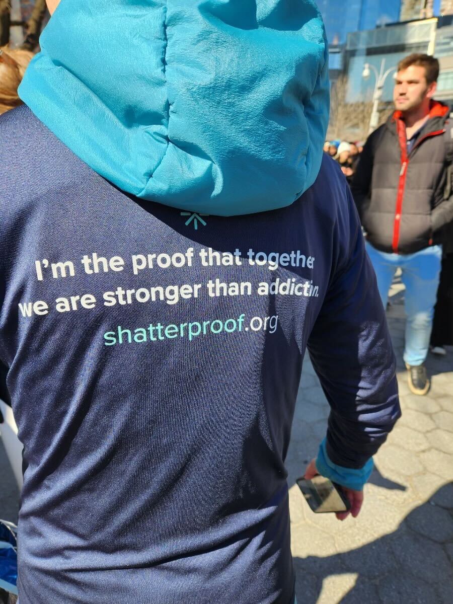 ShatterproofHQ's tweet photo. We are THRILLED to celebrate the monumental achievements of #TeamShatterproof who pushed themselves to the limit this past weekend at the @nyrr #UnitedNYCHalf! ๐๐๐ช
Shout out some love to our five runners who raised more than $21,000 to support our national programs! https://t.co/ccTDodwfUO