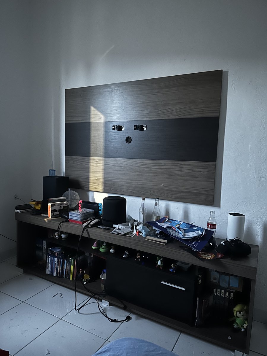 O fim de uma era para o início de outra 🥲
Que o novo dono aproveite muito 🙏🏽
Agora falta vender os consoles e as mídias físicas. Quem tiver interesse, só chamar na DM. Vou vender o Series X, a Amazon Echo Studio (Alexa), alguns jogos de Switch e todos os de Wii, WiiU e Xbox, +