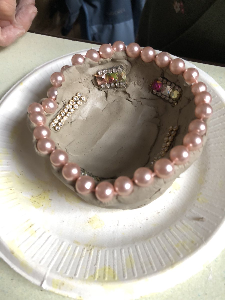 gabriel_slfa's tweet photo. Atelier poterie / Les heures bleus du lundi ecole : rue Pommard, Paris, 12e, #AssociationSLFA https://t.co/YBMJlsIwtE