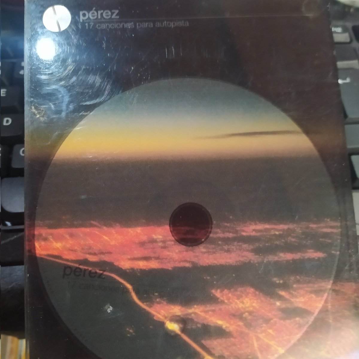 PolDixit's tweet photo. Discazo y edición fantástica, disco largo como ya no se hacen! https://t.co/dskki0UY36
