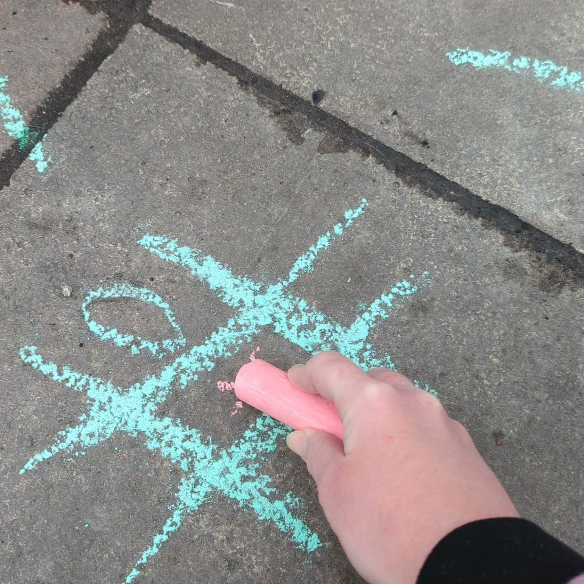 Chelseahi76's tweet photo. Playing tik tack toe with my son yesterday in the garden #MothersDay it's the lil things that matter don't take them for granted

#lilthingsmatter #kidsthings #4inarow #gardentime #outdoorfun #mothersonlove #MOTHERSON #MothersDay2023 #happymothersday 

Happy mother's day https://t.co/Hk0oLaKqot