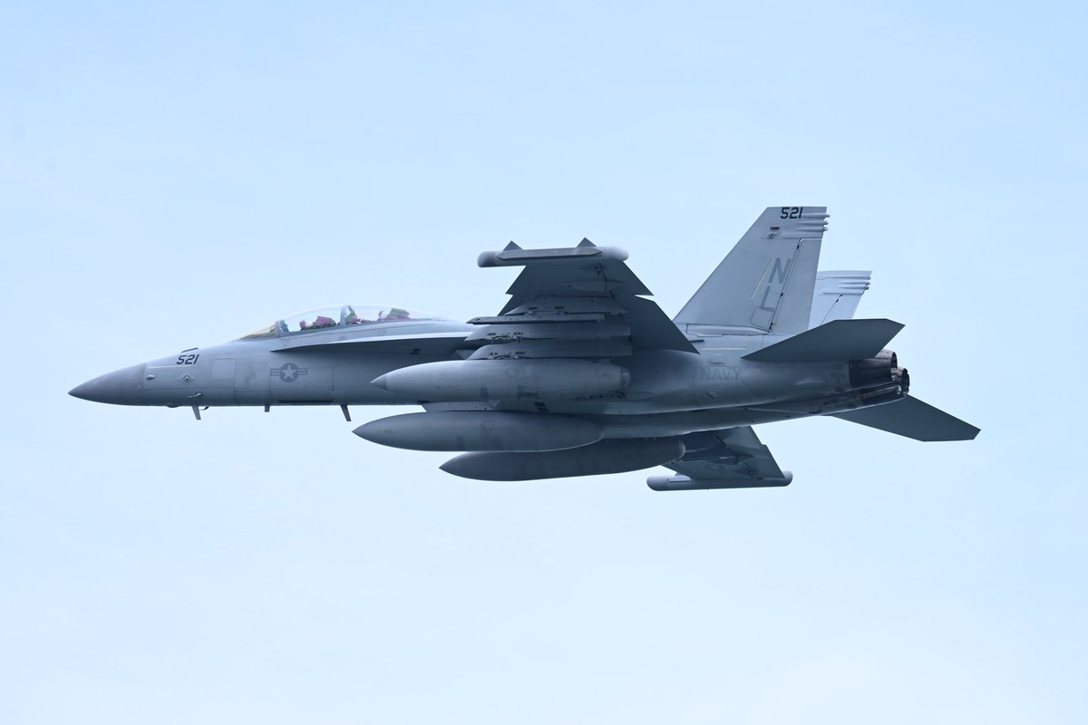 MANBO150402's tweet photo. 2023.3.20 RJOI
EA-18G VAQ-135 BlackRavens
F-35B VMFA-242 Bats
E-2D VAW-125 Tigertails
#ea18g
#f35
#e2d
#blackravens
#bats
#tigertails
#岩国
#三沢 https://t.co/L5b8UZTRFm