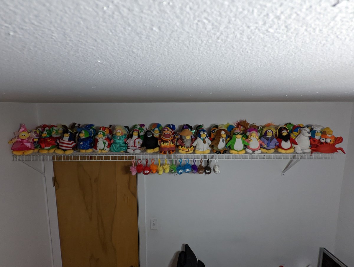 PuffleCollector's tweet photo. Just realised I never posted the collection update💀
Here is everything I own in my new appartment!

A lot of stuff I really wanted to get I now have such as the 10th anniversary pin or a puffle bean bag!

Hence why im taking a break from collecting!

Thanks and Waddle on!❤️ https://t.co/jjjg3g6X5z