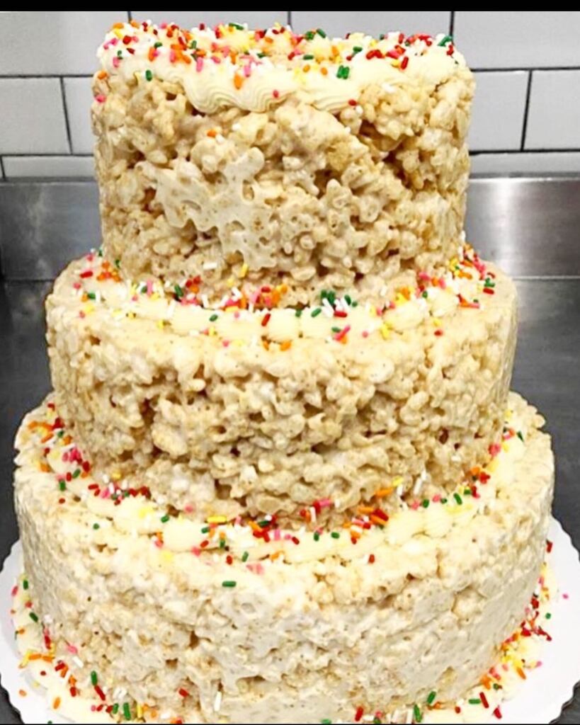 A guest requested a 3 tier rice crispy treat wedding cake with sprinkles and it just might be the most brilliant idea ever! 🎂👰‍♀️🤵‍♀️🎉🍾#congratulations #ricecrispytreats #weddingcake #addsprinkles #whynot #loveit #flourbakery instagr.am/p/CqB9Z3HOXAp/