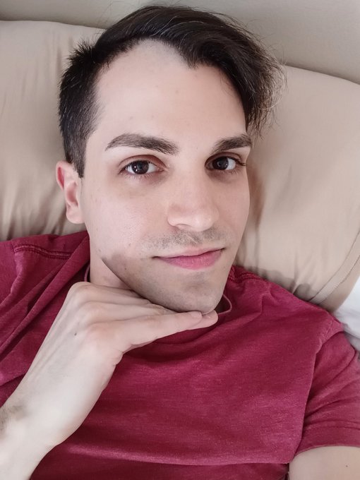 Did my first hrt shot today, please clap 💫💅 https://t.co/71GRf3xZ8x