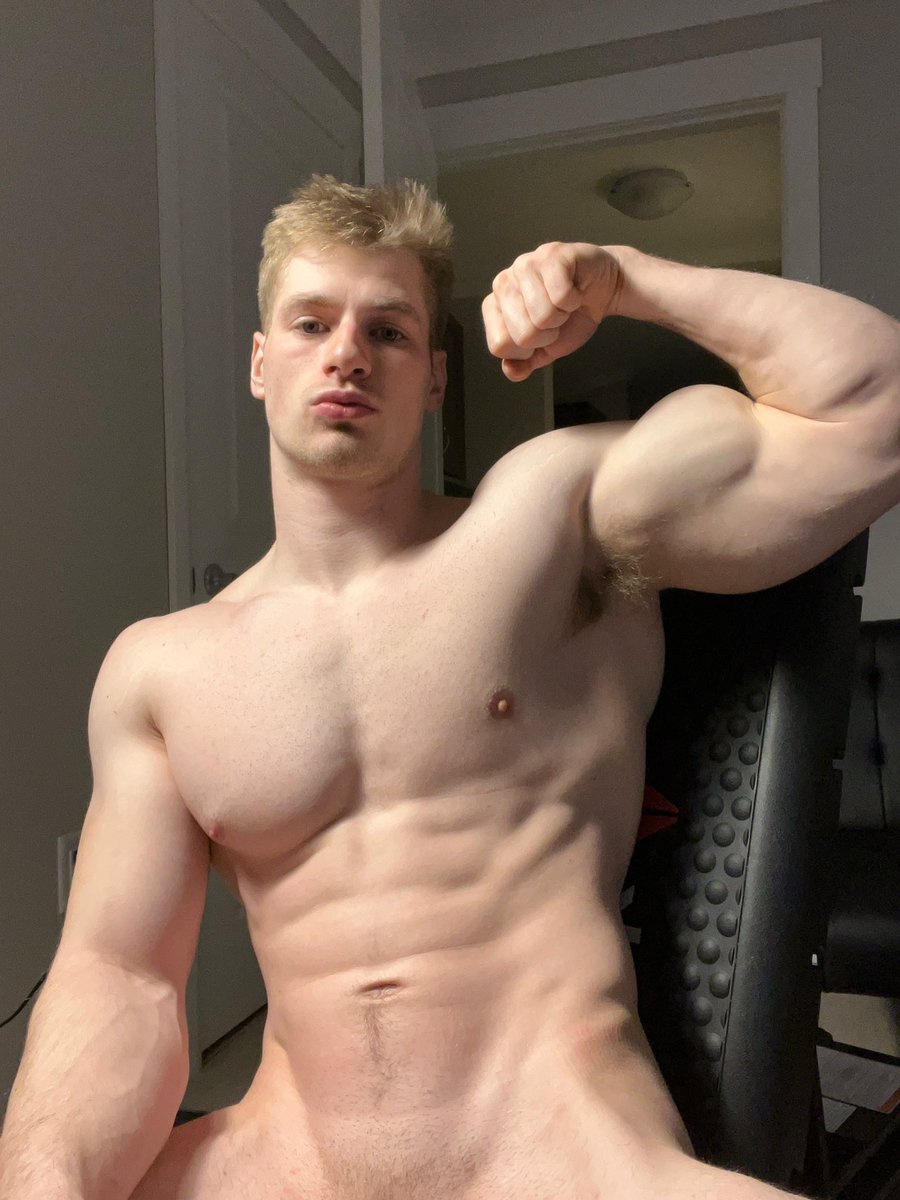 Rt if you’d bottom for me #fitness