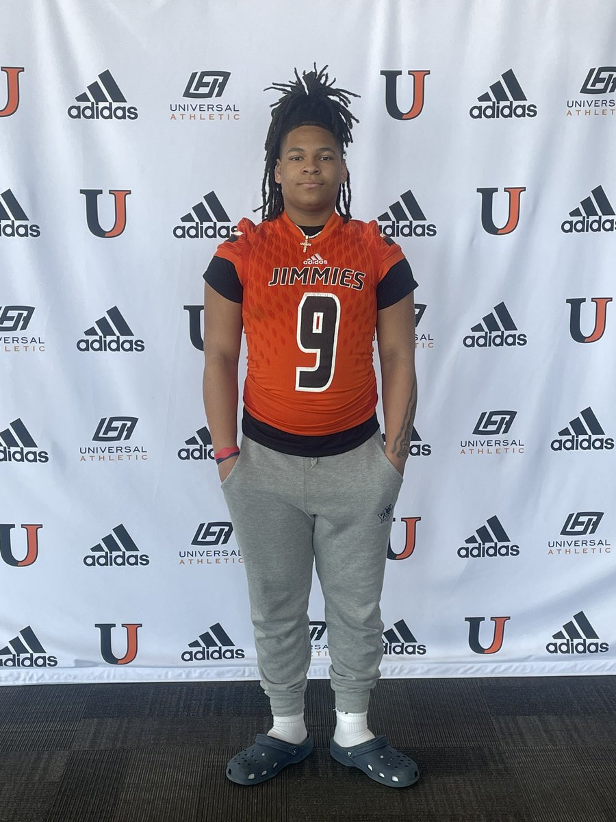 Thanks for the great junior day invite I had a great time on campus 🧡🖤<a href="/Coach_Challeen/">Jason Allan Challeen</a> <a href="/CoachSClancy/">Shane Clancy</a> #chopandcarry
