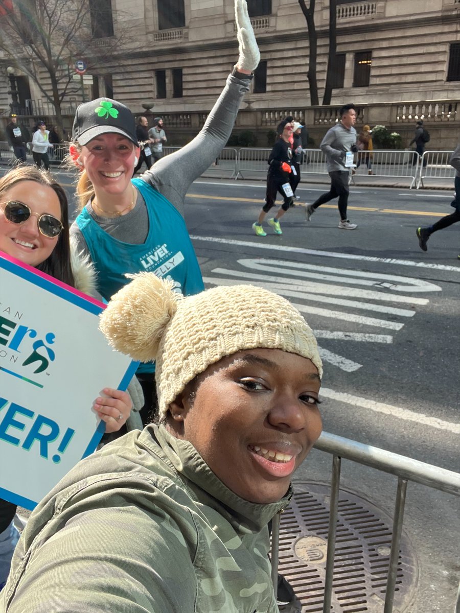 liverUSA's tweet photo. Yesterday our #UnitedNYCHalf runners crossed the finish line! For this #MarathonMonday we want to thank everyone who made the weekend so special. Thanks to our half marathon team, their families, all the cheerleaders, volunteers, & supporters around the country. @NYRR #goliver https://t.co/zjukIKazrx