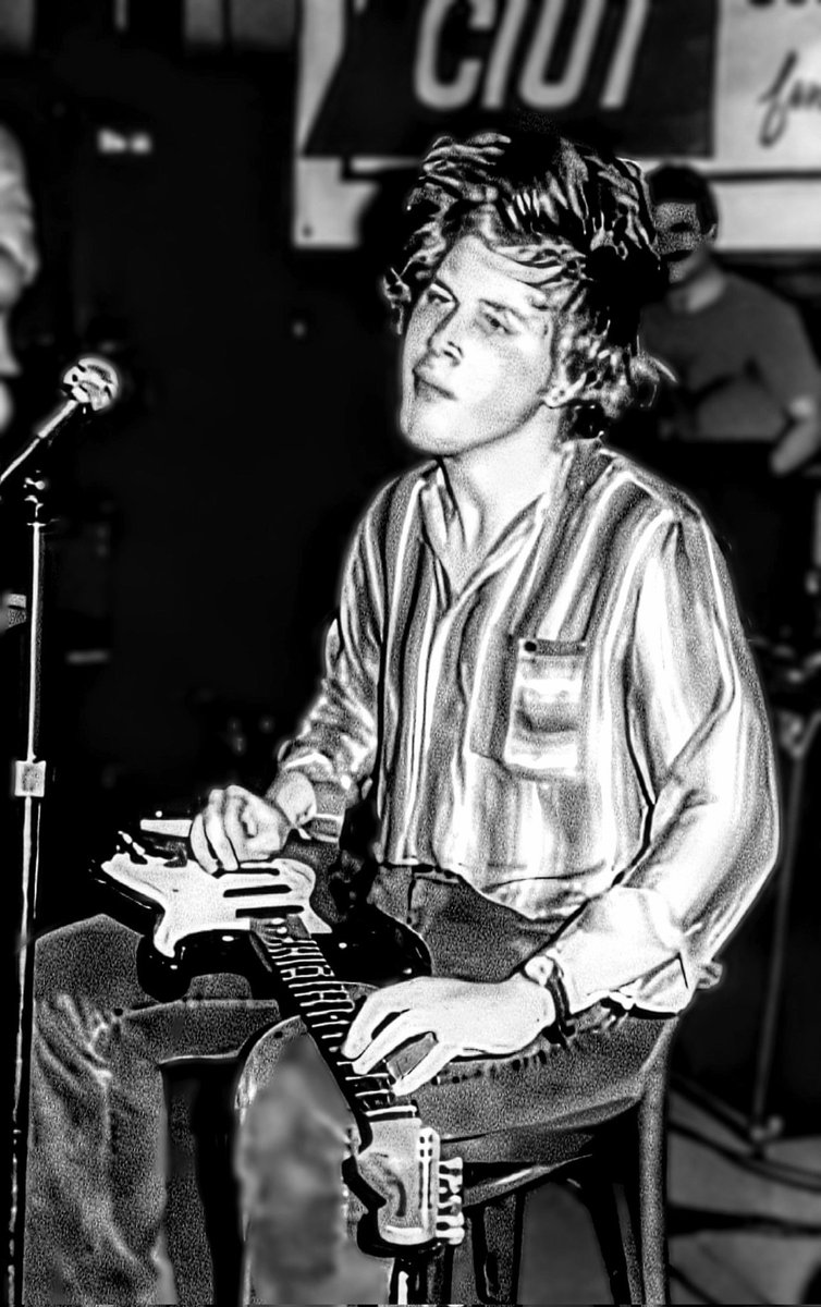 JHealeyOfficial's tweet photo. Cool early Jeff Healey shot! ('85-'86?) (photo © Chris Griffin) ~Rog #MarchIsHealeyMonth
https://t.co/C5qEDTYtzZ https://t.co/VKKuQiQyTN
