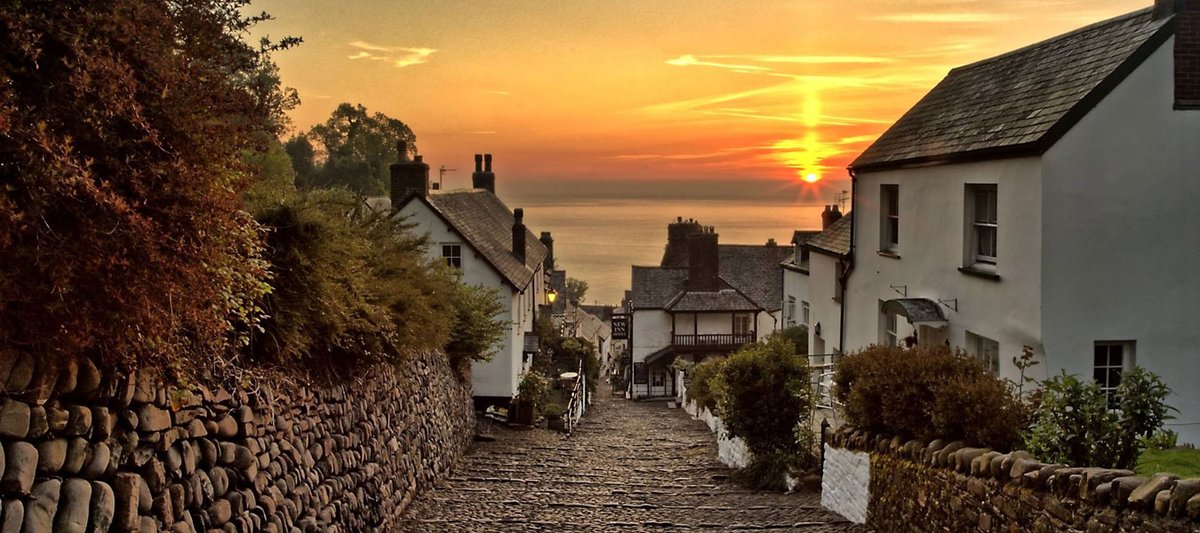 HoganSOG's tweet image. Monday sunset from the charming village of Clovely. Devon, England, NMP.