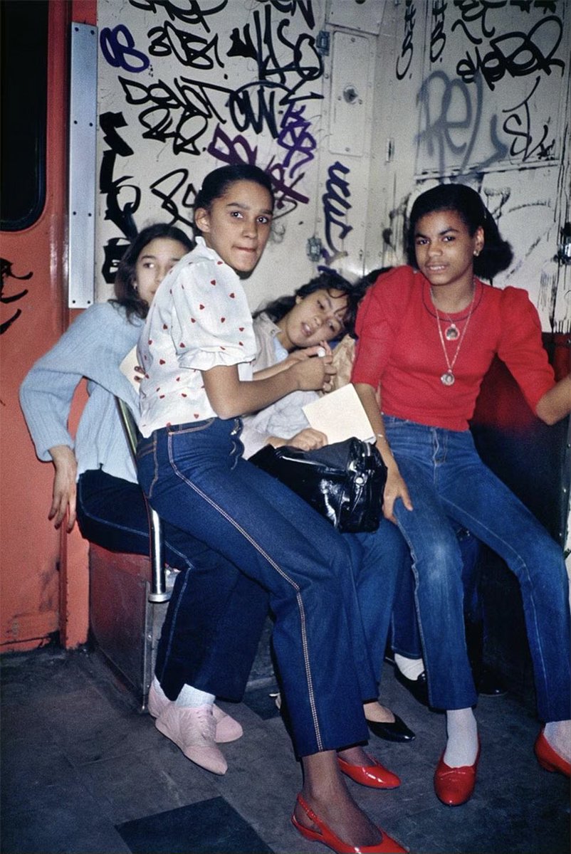 AfterSchool90's tweet photo. Bushwick in Brooklyn, New York photographed by Meryl Meisler (1980s) https://t.co/DcAiW5OSVx