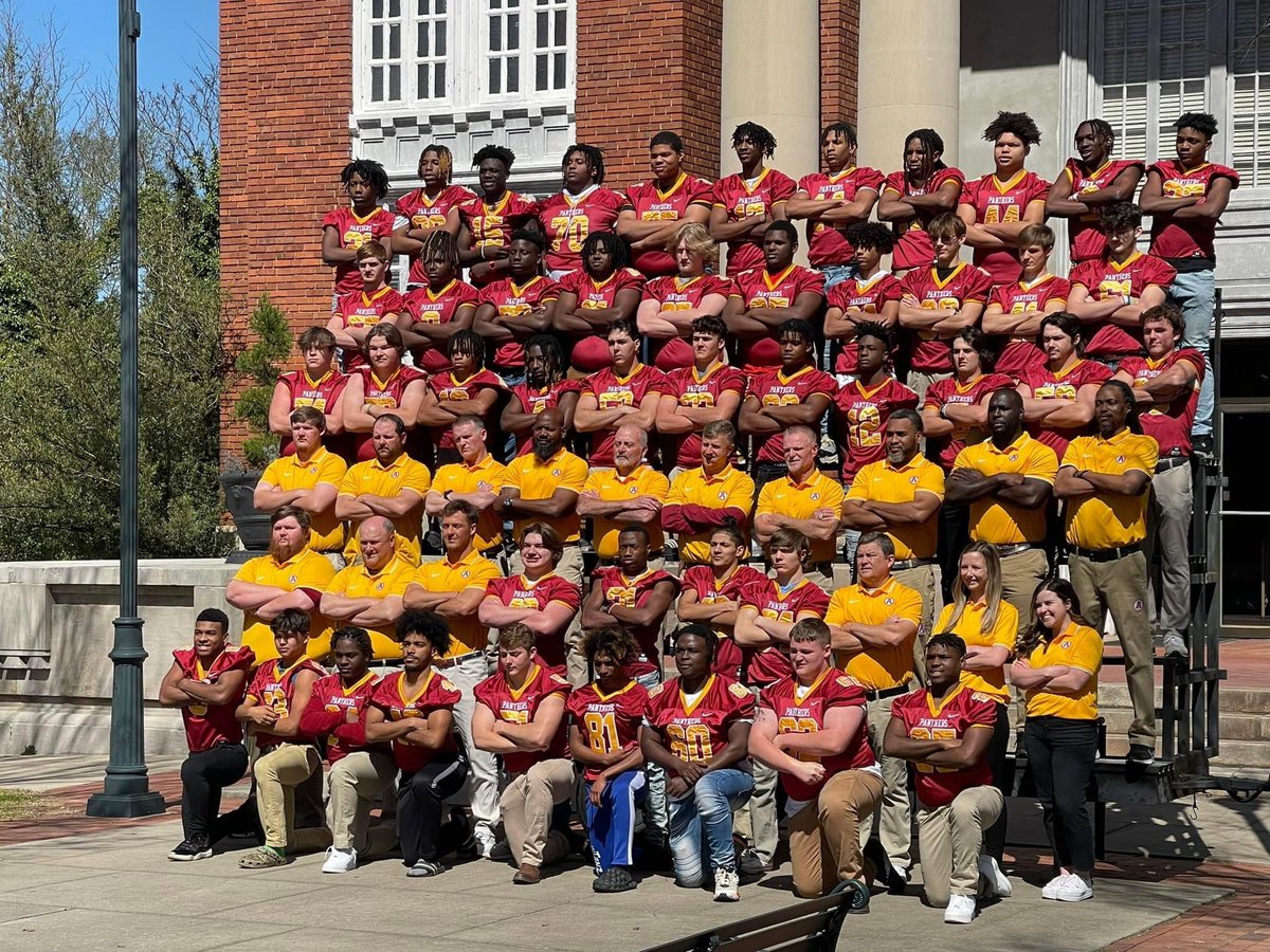 AHSPantherFB's tweet photo. State Championship Picture Day. Beautiful Day in A-town with the Panthers #RepTheA https://t.co/IitPv6ZXcT