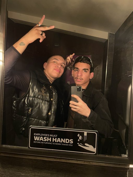 Watch Online Lover's leaked NSFW photo on TwXstars