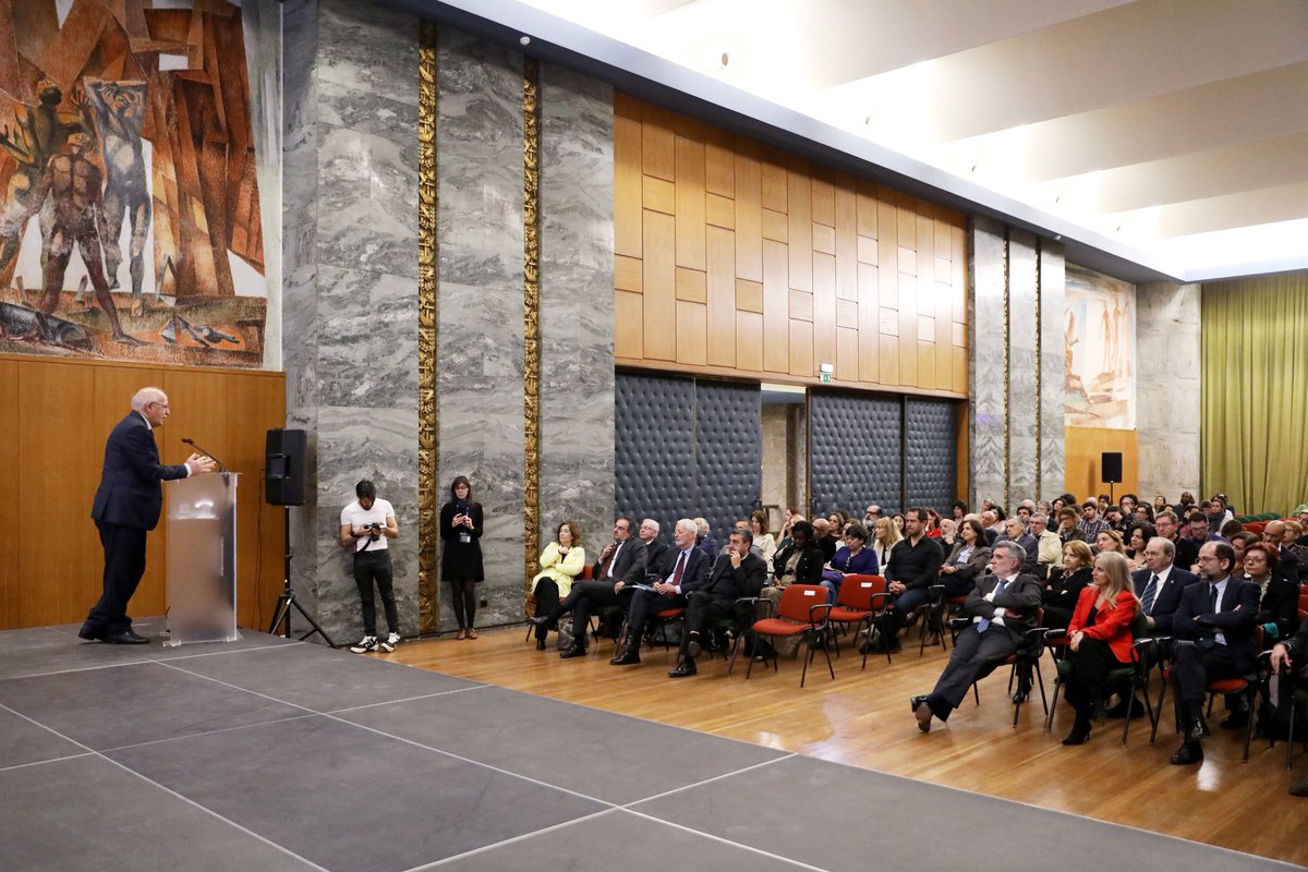 Foi hoje lançada a Cátedra UNESCO-Futuros da Educação, na Universidade de Lisboa, sob a direção do Prof. António Nóvoa. As Cátedras #UNESCO combinam investigação, ensino, sensibilização social sobre temas de ciência e cultura.