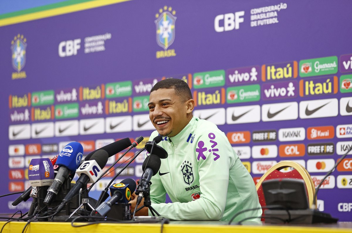 FluminenseStuff's tweet photo. André em coletiva na Seleção Brasileira (20/03). 🇧🇷

📸: Rafael Ribeiro/CBF https://t.co/Hy5VIdMGau