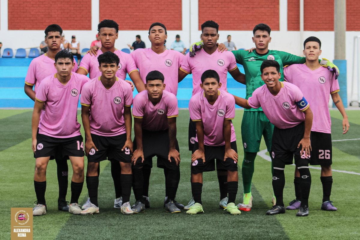 RadioRosada's tweet photo. ¡𝗙𝗘𝗖𝗛𝗔 𝗣𝗢𝗦𝗜𝗧𝗜𝗩𝗔! 👏
Nuestros menores cerraron con una victoria su participación en la #Fecha02 el Torneo Élite Federación Copa Oro 🏆
Sub-18 | Sport Boys 3️⃣-1️⃣ Coopsol
📸 Alexandra Reina
#Vamos𝗕𝗢𝗬𝗦 💗🖤
#SportBoysMenores https://t.co/dGQaAmdB56