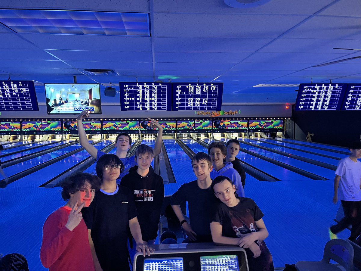 MCHS_track1's tweet photo. Took some time to kick back and have some fun today. Guys and girls program bowling and pizza! https://t.co/Fr0lN0QbEM