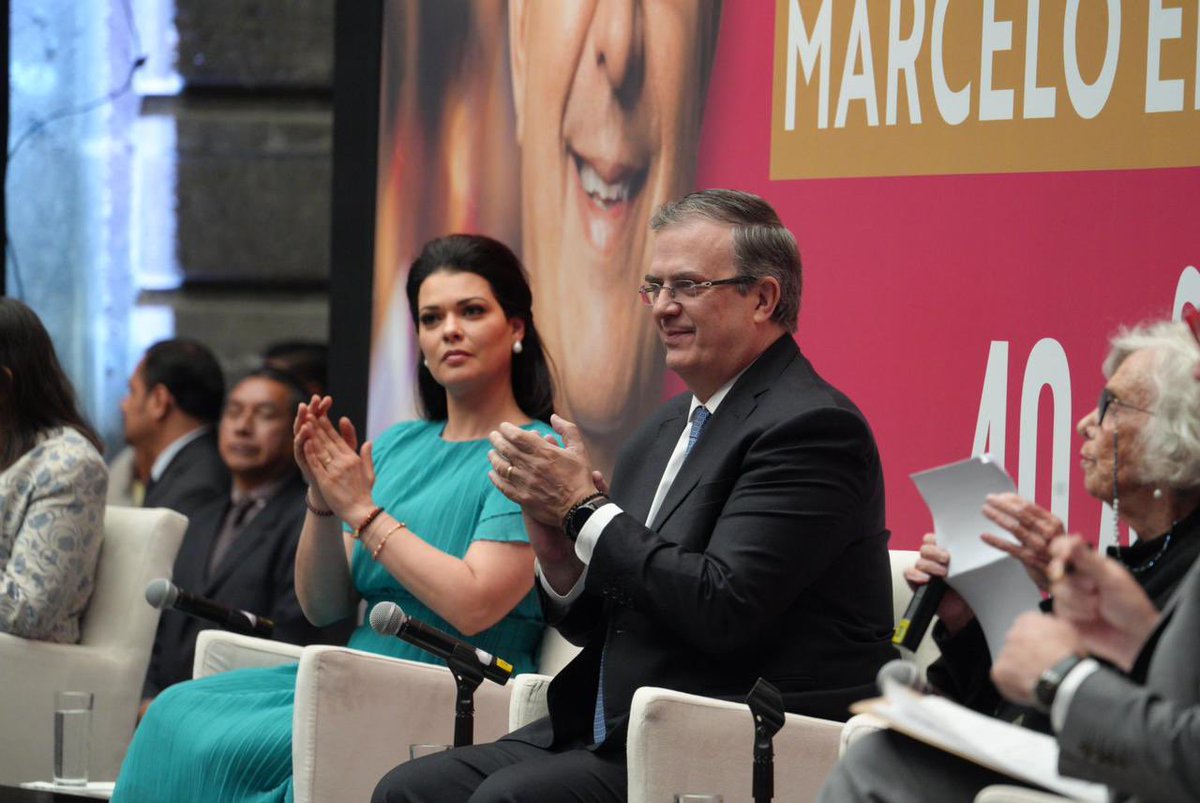 DialogoPQ's tweet photo. El día de hoy se llevó a cabo la presentación del libro #ElCaminoDeMéxico de @m_ebrard en el Palacio de Minería de la Ciudad de México ante representantes de @dialogospromx de todo el país. 🇲🇽 https://t.co/beWf4uoPA7