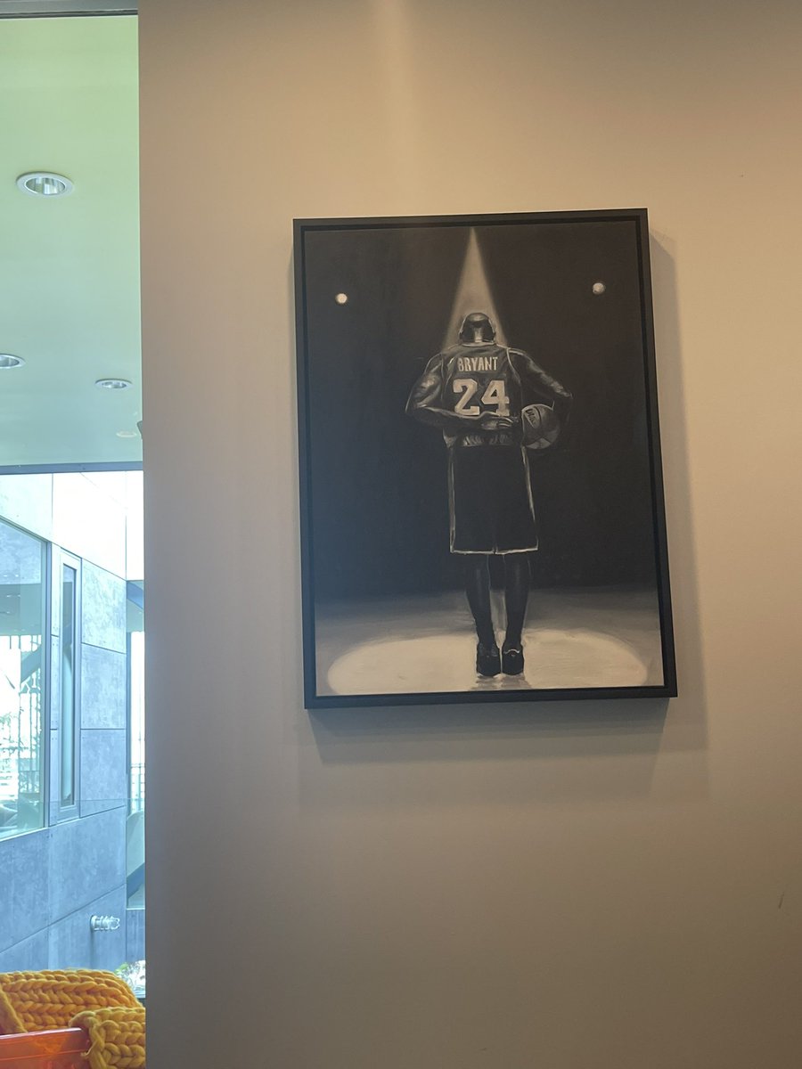 slashdot's tweet image. Miss him all the time. Hanging in the Slashdot offices #MambaOut