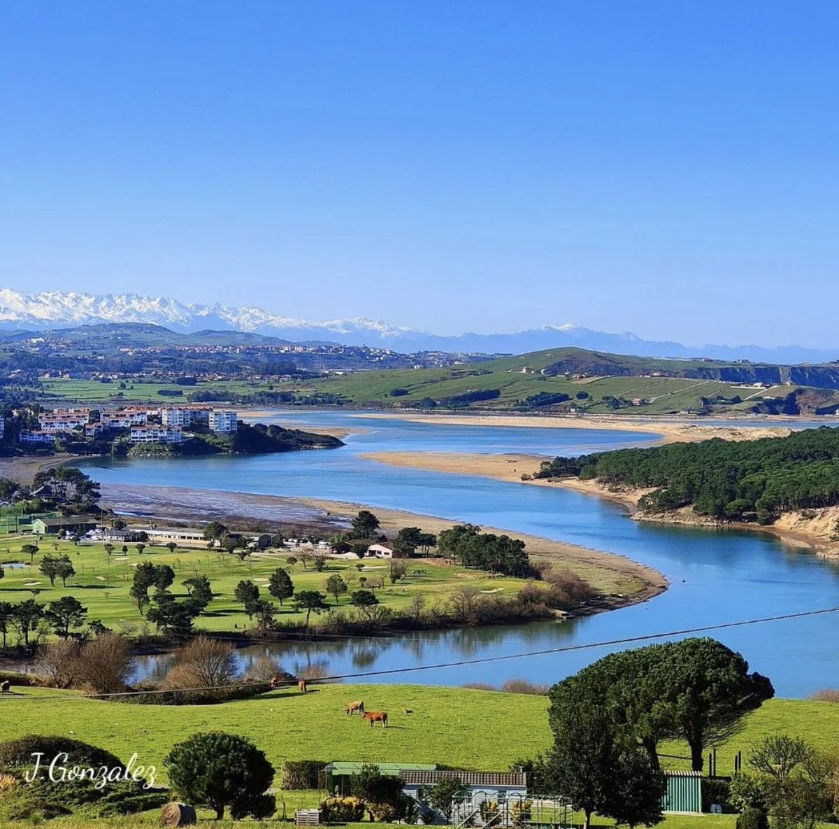 Postureo_CANT's tweet photo. 💚 Bienvenida Primavera 💚

Probablemente, una de las mejores estaciones para disfrutar de nuestra Cantabria 💢

📷 IG j.gonzalezcarrera https://t.co/wWfYJnTemZ