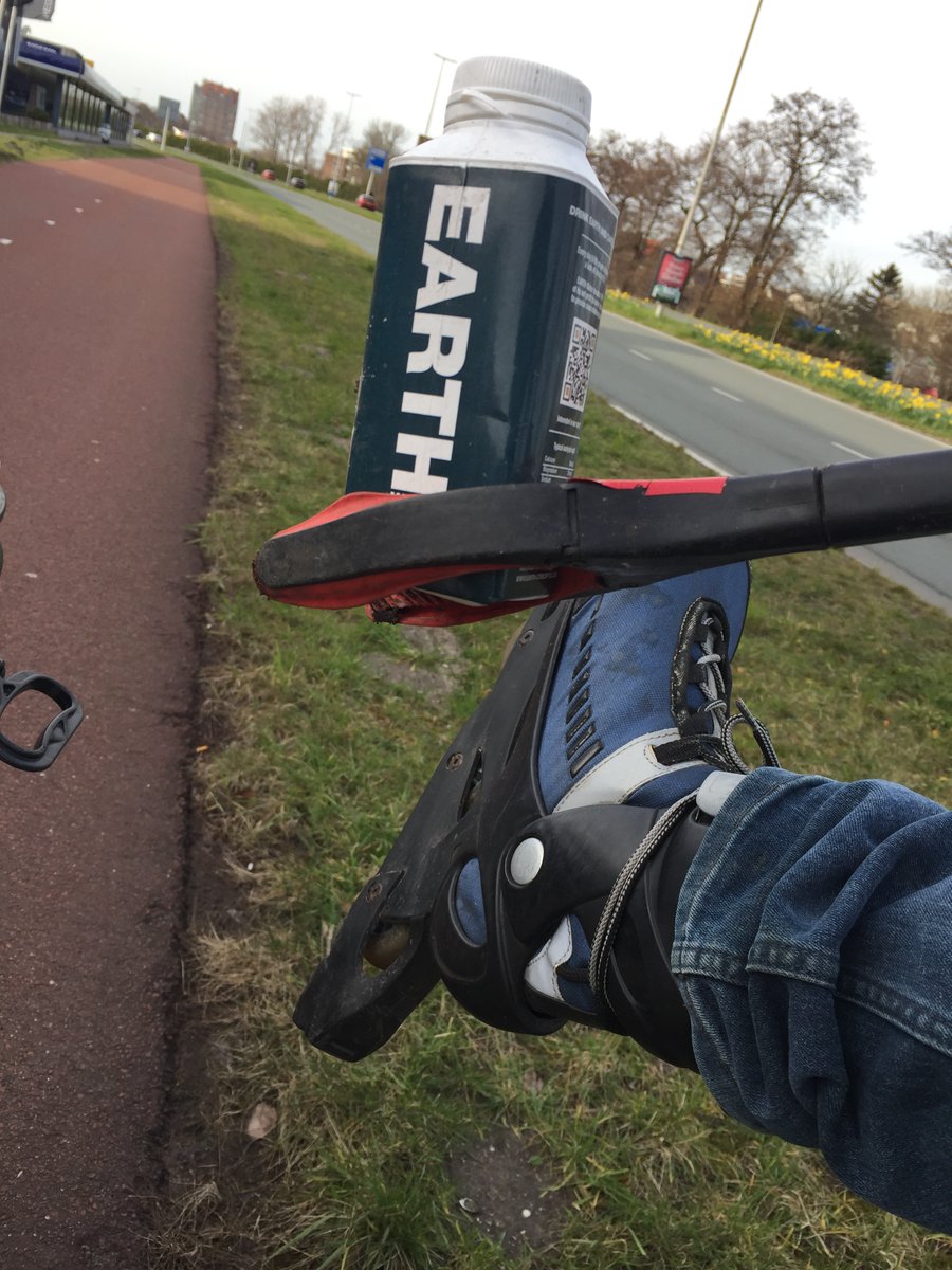 fredsteenbergen's tweet image. voor het slapen gaan nog even wat #pakzooi-meuk vastleggen in #OpenLitterMap voor de plastic-avengers.
En dan blijft die van &apos;Earth&apos; misschien nog wel de mooiste om te vinden.
De ironie...