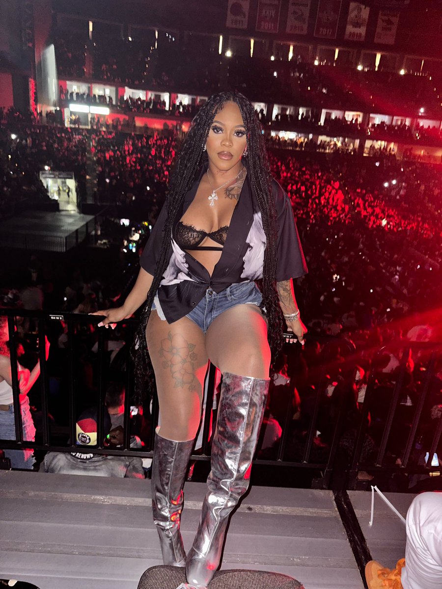 minkkmafia's tweet photo. Last night we had a time @1future you definitely had the city and trap niggas out #Duvalllllll https://t.co/5a2UV0MHEM