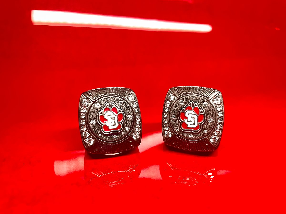 South Dakota Volleyball tweet media