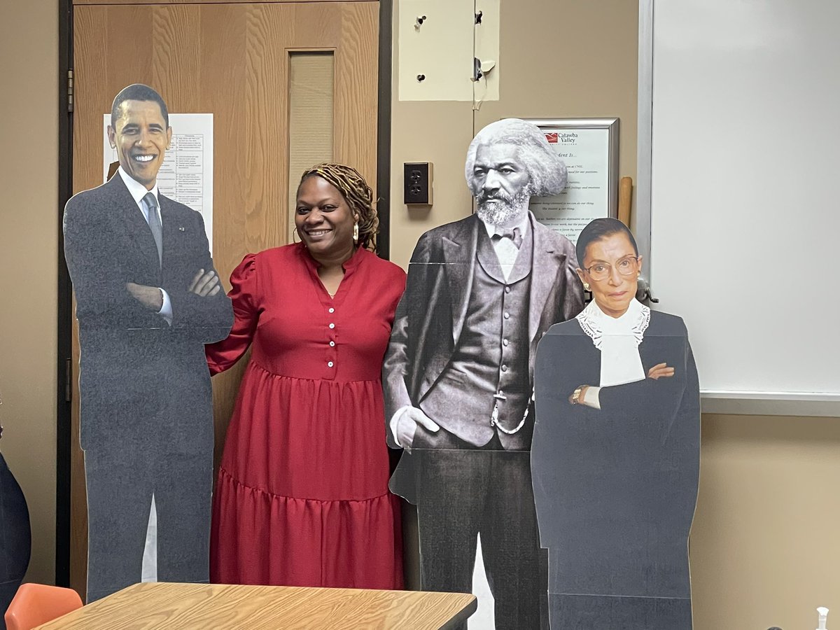 NRIjames's tweet photo. Don’t mind me, folks! ⏳Just a little time traveling and history making on this Monday! Hanging out with a few influential friends! 😊#FindingMyPlace https://t.co/9uxv71hyTj