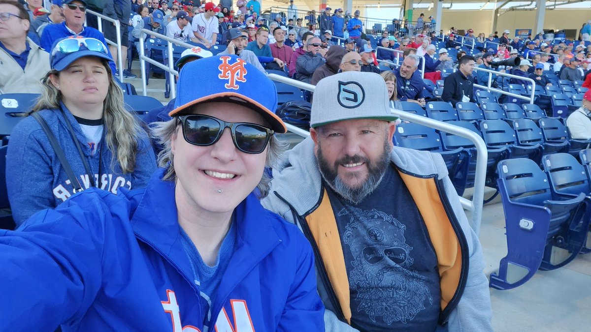 ADsXe's tweet image. #SpringTraining2023 ! #LGM! @METS! Spotted:  @Starlingmart &amp;amp; Buck!
