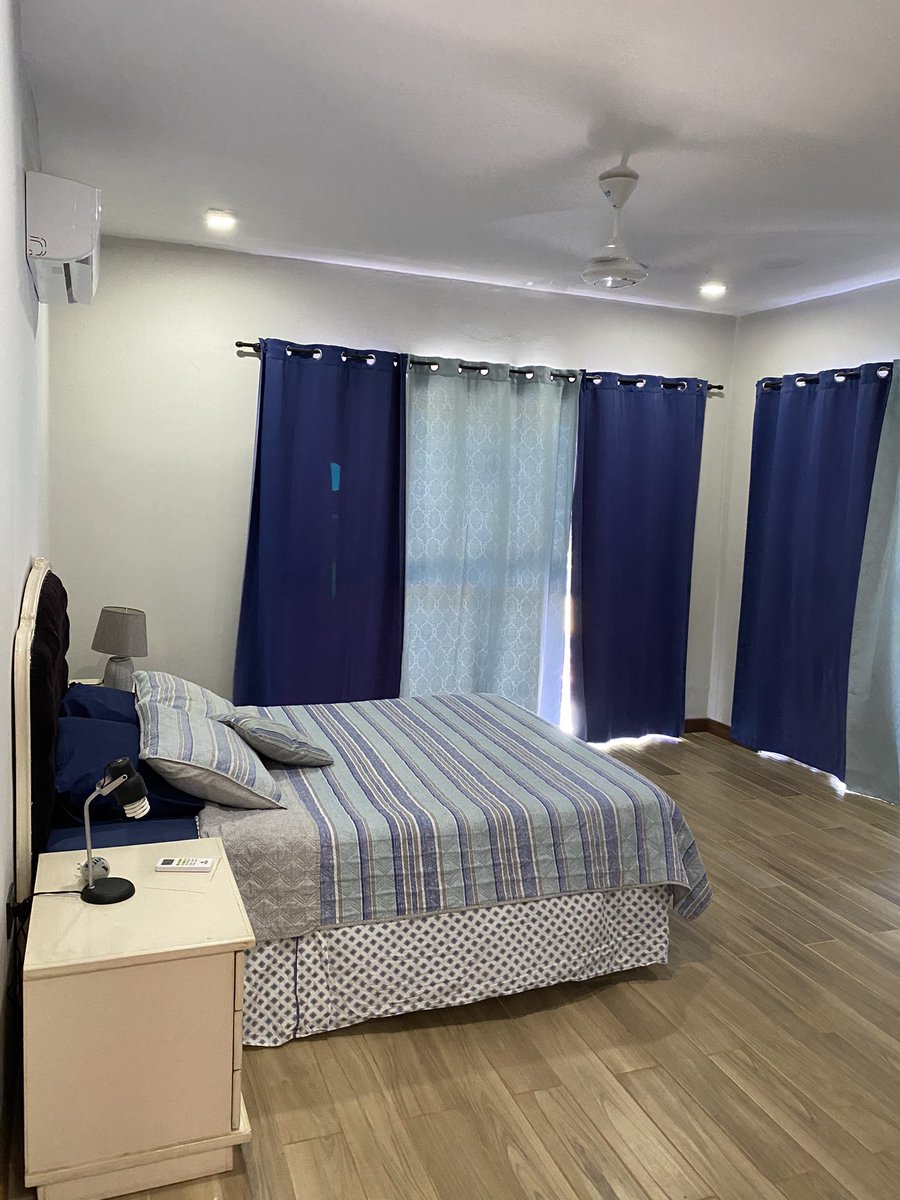 Conocí este nuevo alojamiento en Paraguari “Casa Arandú” con costos de 120.000gs p persona la casa es para hasta 10 personas con todas las comodidades! Sala, amplio comedor, quincho, piscina, y estacionamiento, ideal p Semana Santa o fiestas con amigos/ familia.