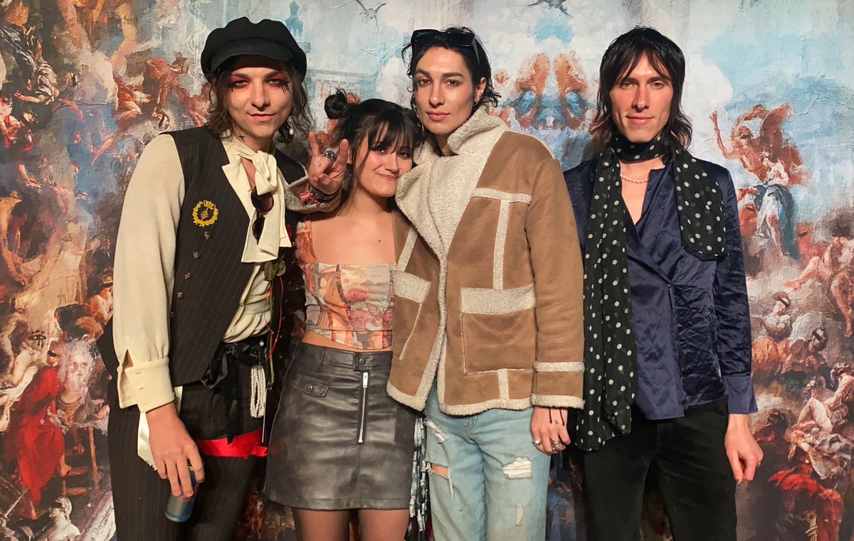 lin_rnc's tweet photo. I had the best fucking day of my life one week ago! @sebastiandanzig @remingtonleith @emersonbarrett @palayeroyale I love you so much. It was so amazing to meet you guys 🫶🏻♥️
#FeverDream #Athens #Greece #PalayeRoyle #SebastianDanzig #RemingtonLeith #EmersonBarrett 

📸 @eveyrosie https://t.co/j0YbcjiHqB