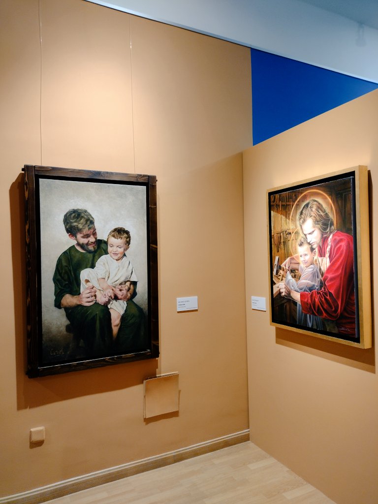 rg_rodri's tweet photo. Hoy hemos visitado la exposición de San José, organizada por @architoledo y patrocinada por @acdp_es entre otras.
Muy recomendable para conocer al "humilde carpintero de Nazaret" y de gran nivel, entre las obras contemporáneas está @Dalila_delvalle y @karossah. https://t.co/Z1EbQ21uG8