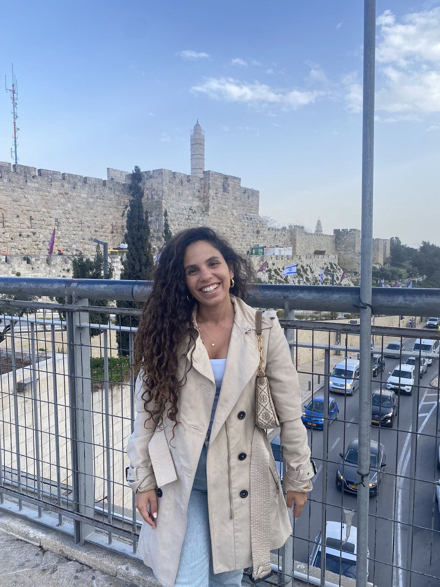 ¿Sabías que Israel esta en los 4 países más felices del mundo? 😃 tal vez por eso siempre sonrío en las fotos 💕

Según el #WorldHappinessReport, Israel es el país más feliz de Medio Oriente también 🙌🏽
#InternationalDayOfHappiness