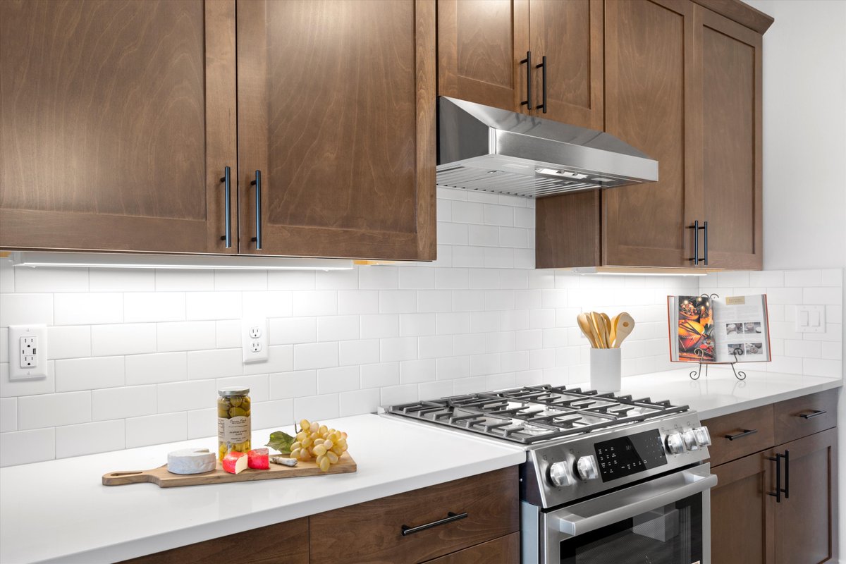 LexarHomes's tweet photo. Open floor plan, open minds, and open possibilities. The kitchen is the heart of the Maple home plan! 

#lexarhomes #maple #homeplan #customhomebuilder #customhome #home #house #homebuilder #onyourlot #onyourland #designbuild #kitchen #cozy #tranquil #modern #designbuild https://t.co/PhTSFjQDjZ
