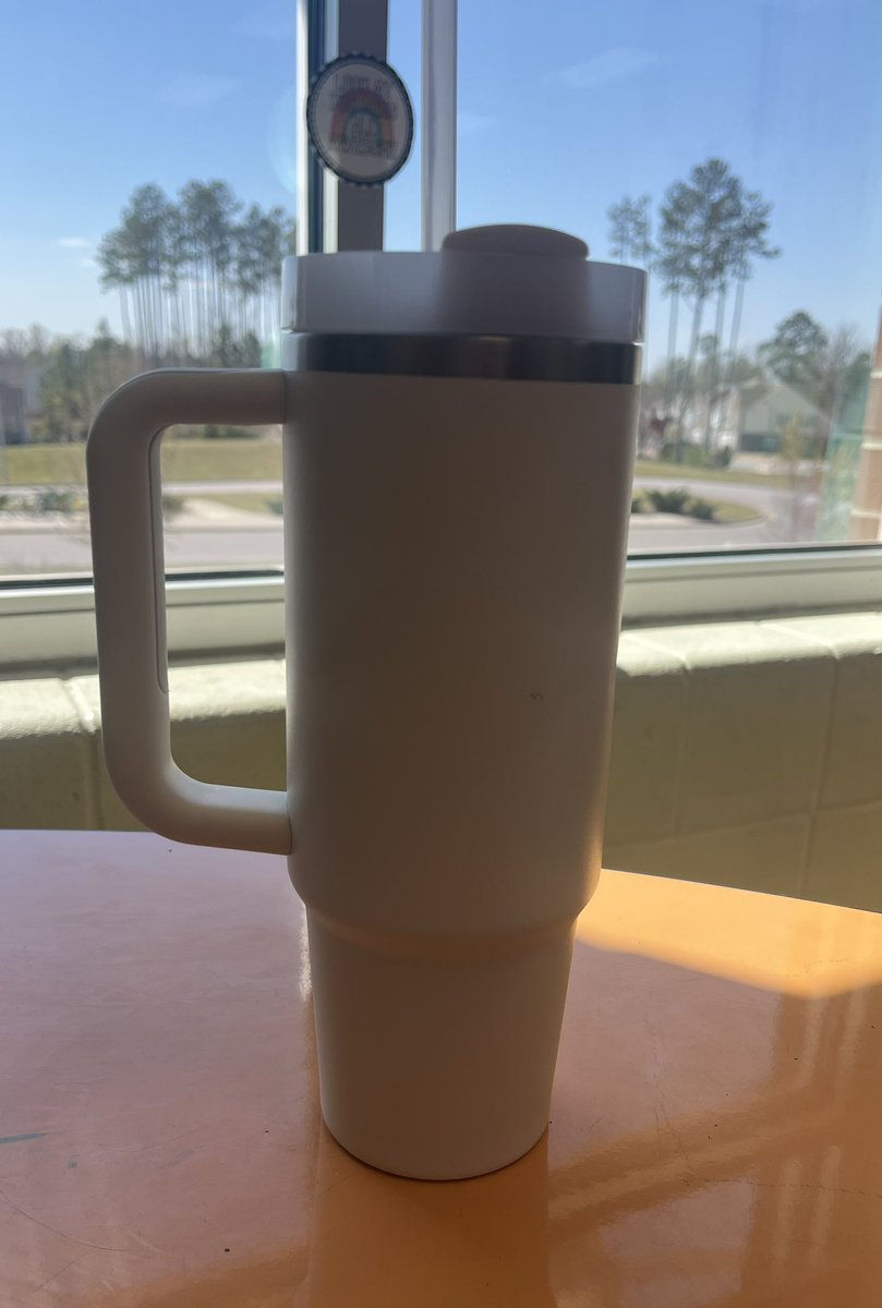 My daughter sent me the perfect gift just in time to hydrate for the #HCSelfCare challenge. <a href="/ms_nlee/">Nicki Lee</a> <a href="/TiffCooper123/">Tiffany Cooper</a> #togetherisbetter