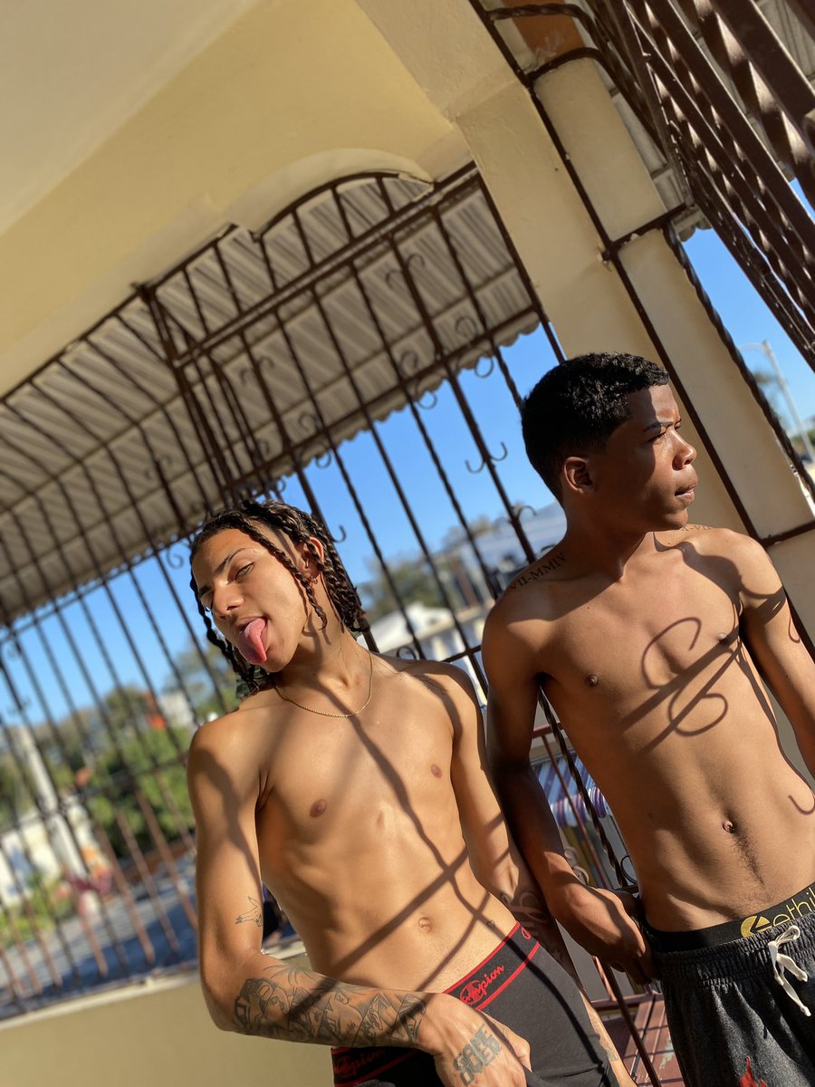 ReyAlberrt's tweet photo. Cual Prefieres?!🔥🔥😈 https://t.co/lSrZpBGorg