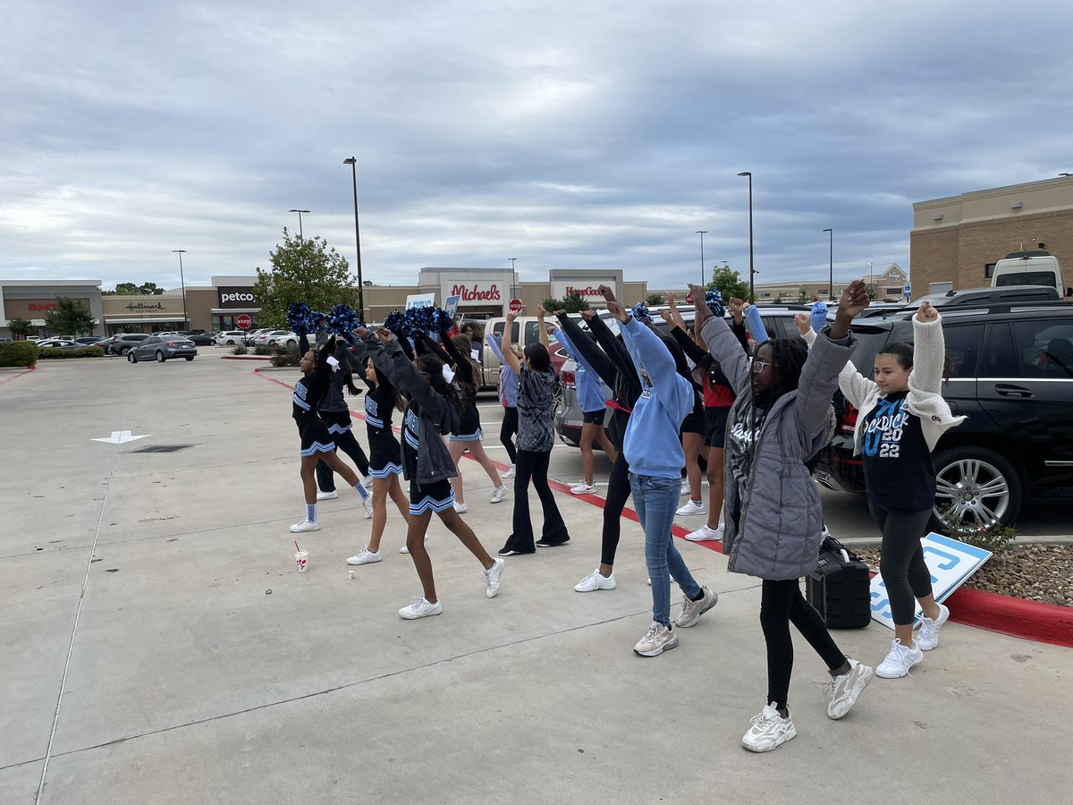 Mrs. Calvit tweet media