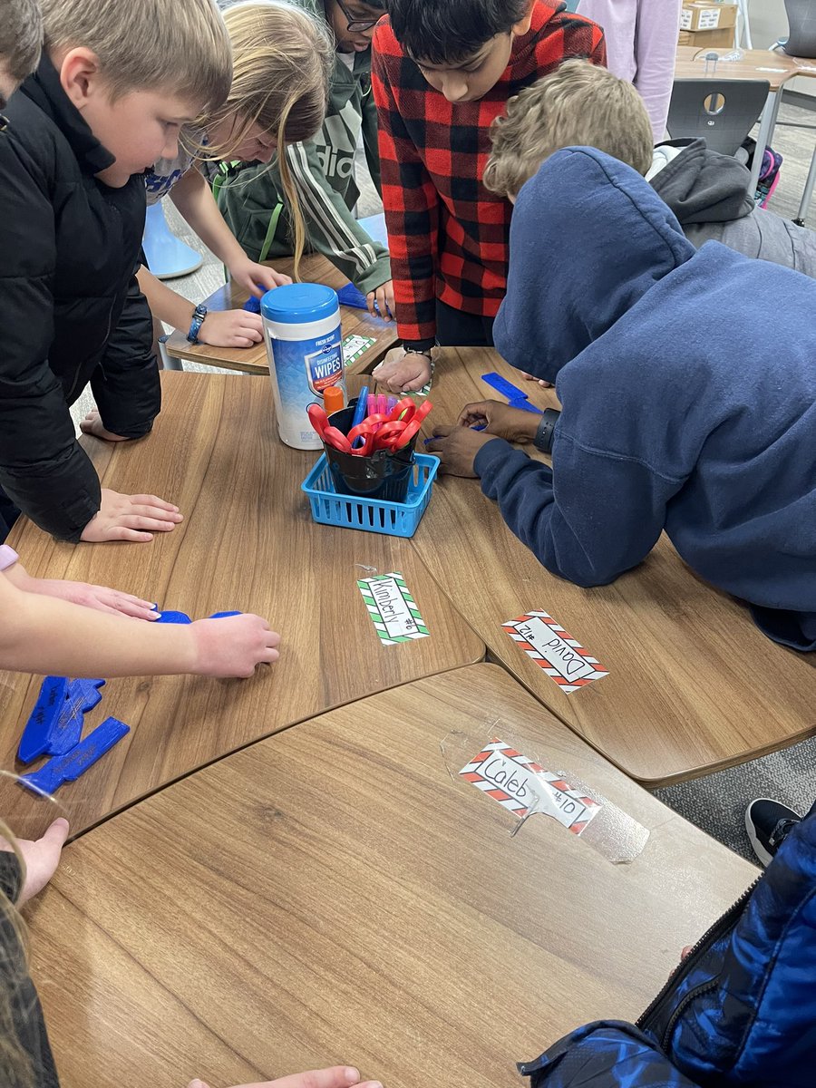 MrsBueningNBE's tweet image. Read Karl’s New Beak and Brainstormed ideas on how to help the school with 3-D Printing at Club today @NBEbulldogs.  Thank you @AudreyLash for letting us borrow it!