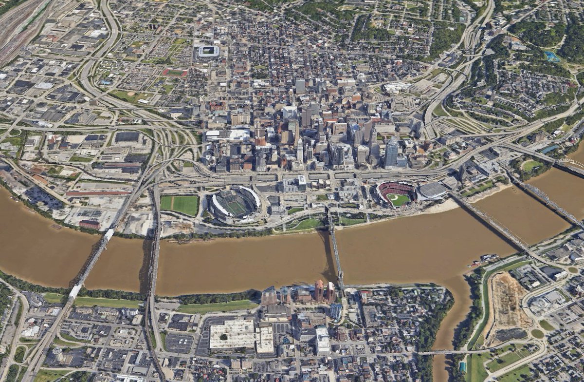 the_transit_guy's tweet photo. Imagine seeing this before/after of Cincinnati and having leaders choose to widen highways further? https://t.co/oeINMUeLbI