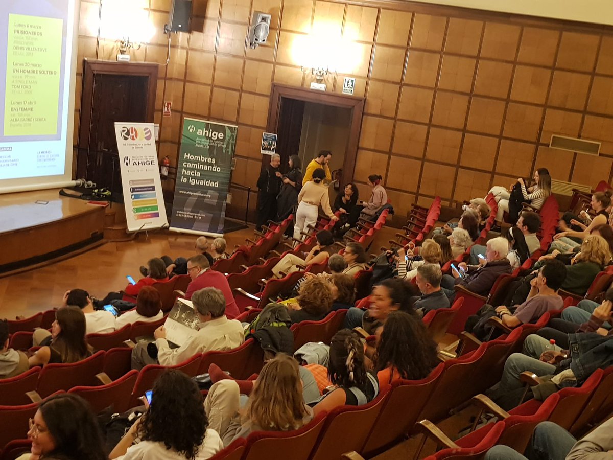 Gerardo Rodríguez Salas (@gerardougr) on Twitter photo Proyección de ‘A Single Man’ (Dir. Tom Ford) y posterior debate #MasculinidadesDisidentes
Bravas las alumnas del <a href="/GEMMA_MasterEM/">GEMMA Erasmus Mundus</a> que han coordinado el debate de forma magistral Proyección de ‘A Single Man’ (Dir. Tom Ford) y posterior debate #MasculinidadesDisidentes
Bravas las alumnas del <a href="/GEMMA_MasterEM/">GEMMA Erasmus Mundus</a> que han coordinado el debate de forma magistral