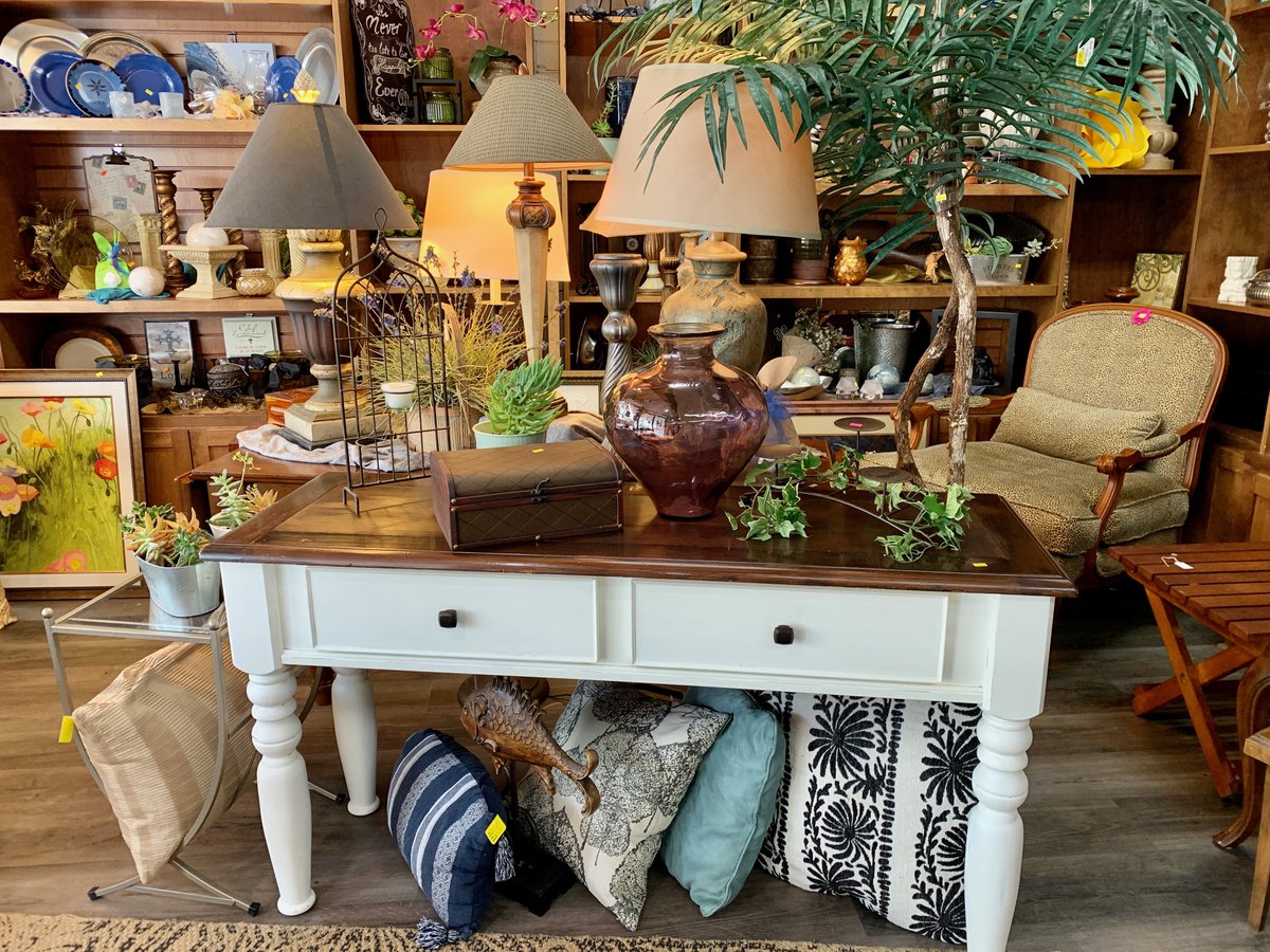 ALCVThriftShop's tweet photo. ❇️ Bargain Box Thrift Store Specials 3/21-25
❇️ Open Tuesday thru Saturday, 1-4pm
❇️ Where Shopping Means Giving

$1.00 off White Tagged Clothing (excludes Boutique) and White Stickered Items (not white tags)
2️⃣5️⃣% off Lamps and Artwork 
2️⃣5️⃣% off Athletic Wear and Jackets https://t.co/S2O21miL0C