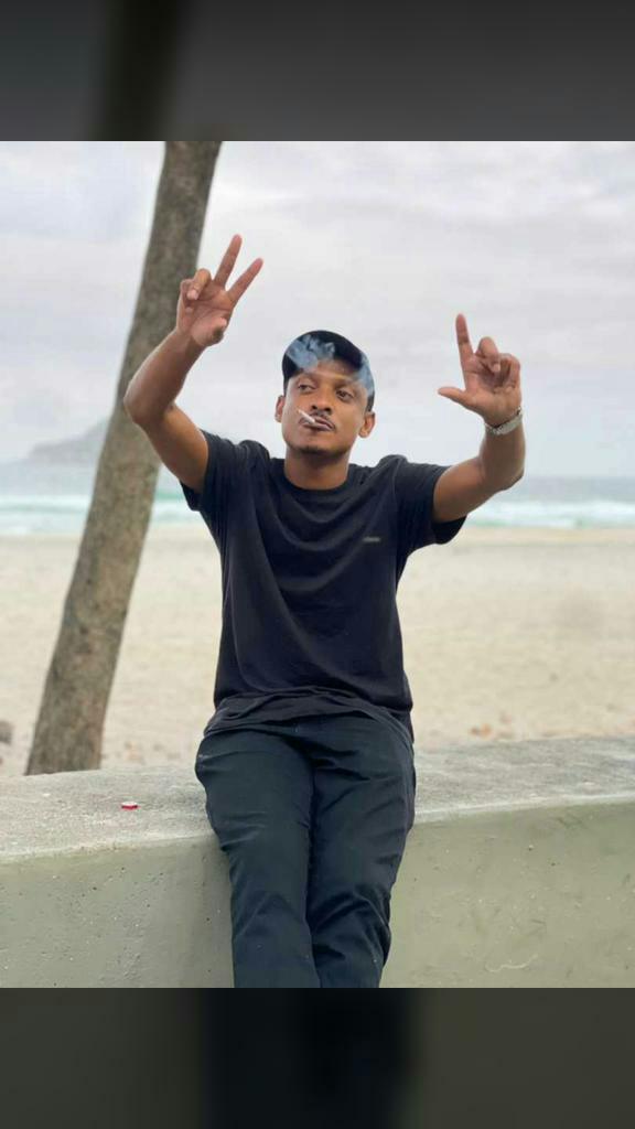 VC foi um ótimo pai, e um ótimo marido também!  Eu e minha mãe e minhas irmãs samos grata por Deus ter colocado vc em nossas vidas,  mas infelizmente vc teve que partir e virar uma estrelinha, a estrelinha mas linda. Te amo pai, eternamente ❤
