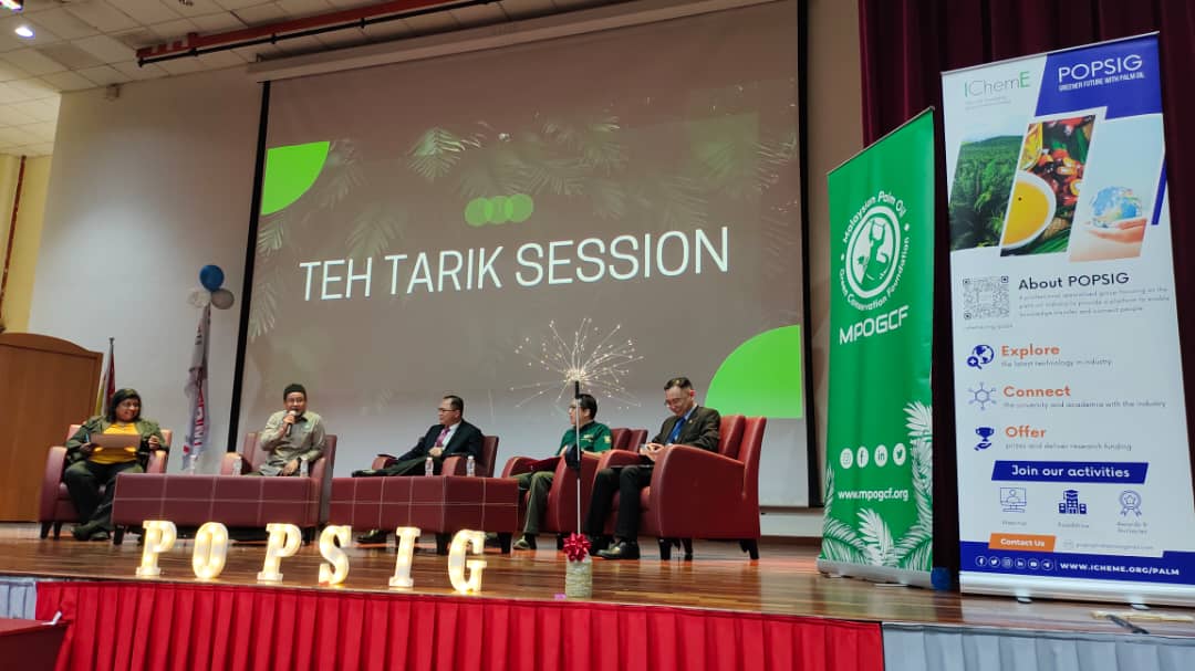 IChemEPOPSIG's tweet photo. Teh Tarik session was joined by Mr Zamakhshari Muhamad (@mpogcfofficial ) &amp; Ir Dr Calvin Chok Vui Soon (KLK OLEO).

(6/n)
@mpob_tweets @mpocHQ @mpocc_my @MyKomoditi #POPSIG #MPOC #MSPO #palmoil https://t.co/jga49TnCbP