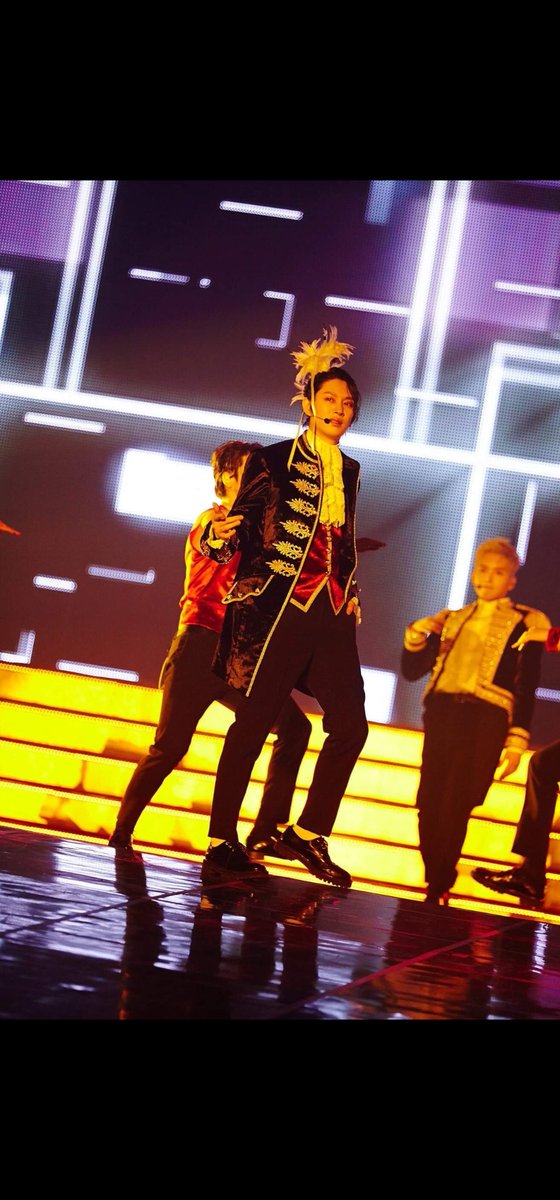 GyuRi_13's tweet photo. Mi PatHee por fin completó su outfit del SS7 con el plumero ese. ¡Luce tan hermoso como su papá! Pero me costó varios intentos hacerlo. 😌🍒💙🌟
#HEECHUL #KimHeechul #희철 #김희철 #希澈 #金希澈 #ヒチョル #HeechulDoll https://t.co/7dyHaU6bWk