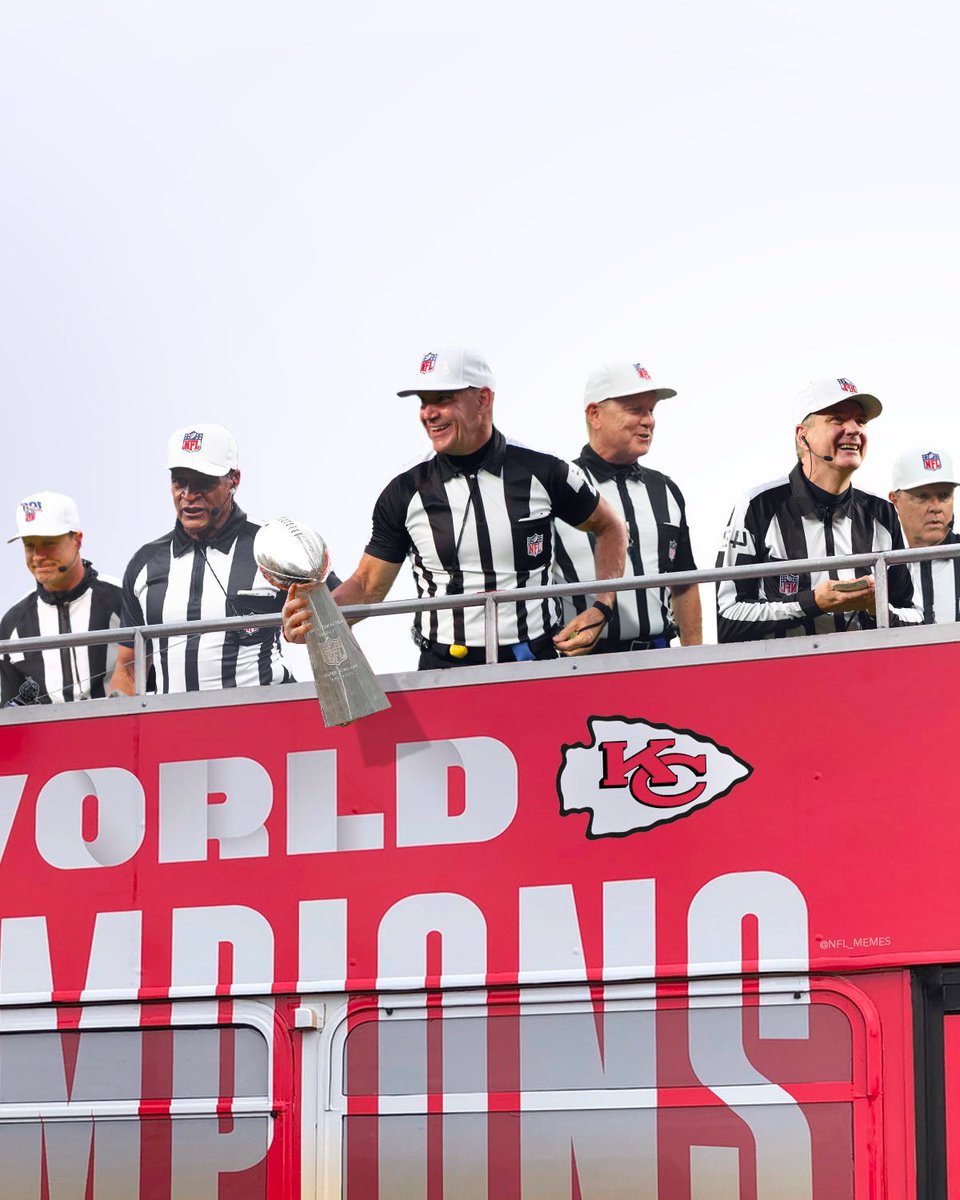 RVandersaan's tweet photo. @Chiefs @Juan_Thornhill You should be thanking your MVPs instead! https://t.co/iE8dXRVkOI