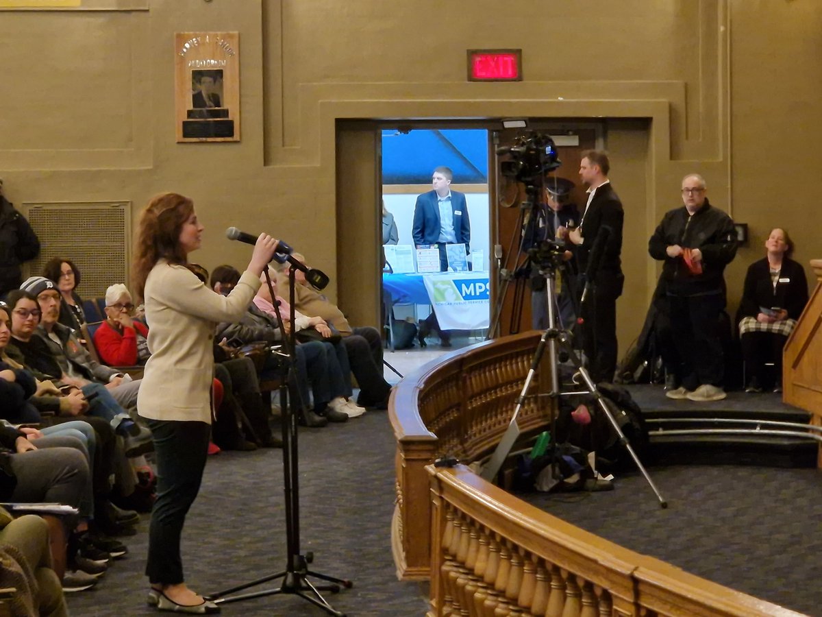 MEJCAction's tweet photo. Rep. Erin Byrnes to @MichiganPSC: "What we need is not another rate hike from DTE. What we need is service!" https://t.co/EEdqQLwdZu