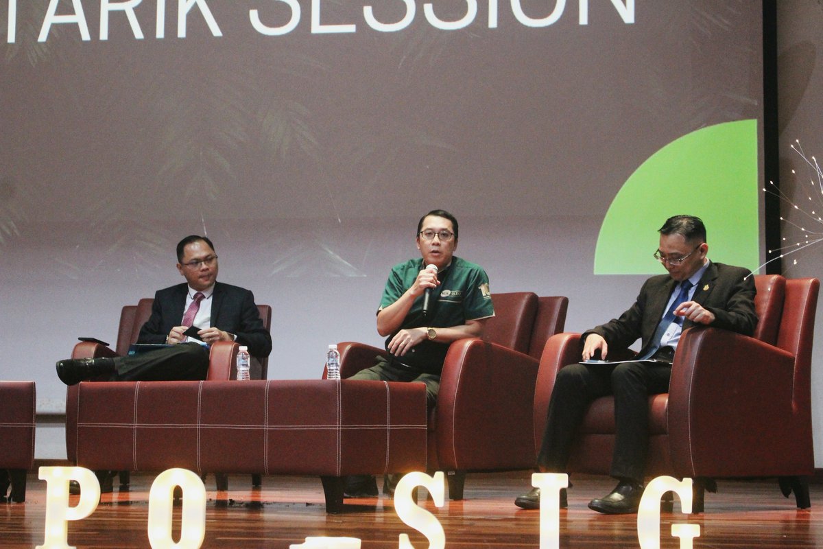 IChemEPOPSIG's tweet photo. Teh Tarik session was joined by Mr Zamakhshari Muhamad (@mpogcfofficial ) &amp; Ir Dr Calvin Chok Vui Soon (KLK OLEO).

(6/n)
@mpob_tweets @mpocHQ @mpocc_my @MyKomoditi #POPSIG #MPOC #MSPO #palmoil https://t.co/jga49TnCbP