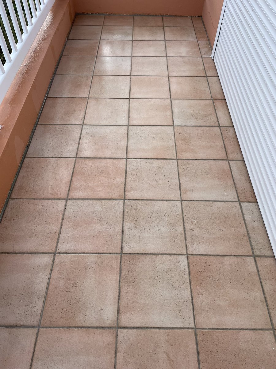 trottyyyyy's tweet photo. Back at it… more Pressure washing by @securebda to renew and refresh your property. 

Swipe right ➡️➡️➡️ to see the before and after of a patio that was cleaned, treated and pressure washed. Enjoy the transformation and let us know what you think…

Call 333-2345 or send a dm. https://t.co/2c6jfcE5K5